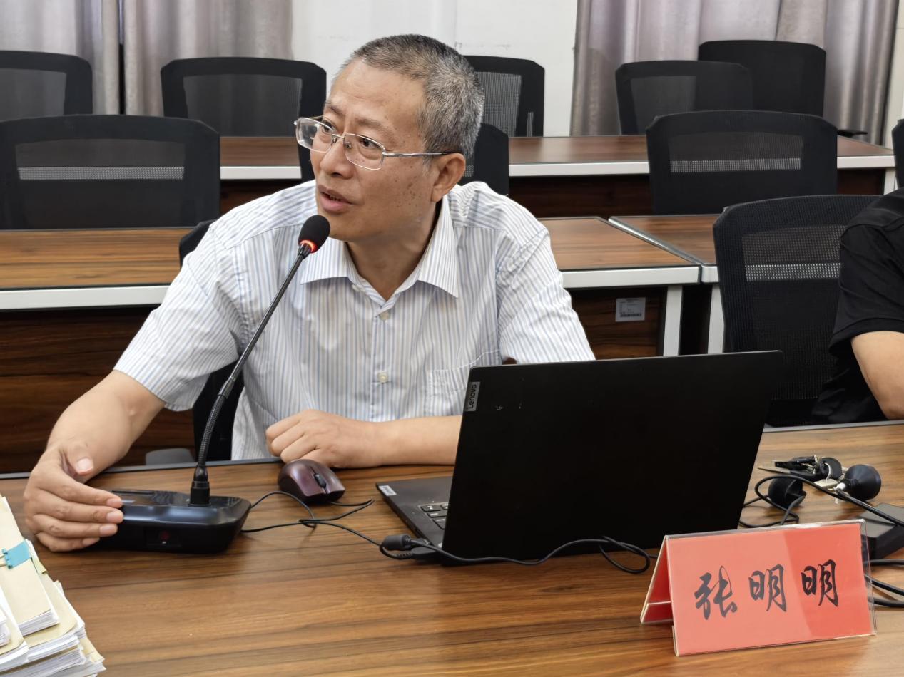 马斌教授做“思政课课堂高质量教学应把握的三个‘六’”专题讲座